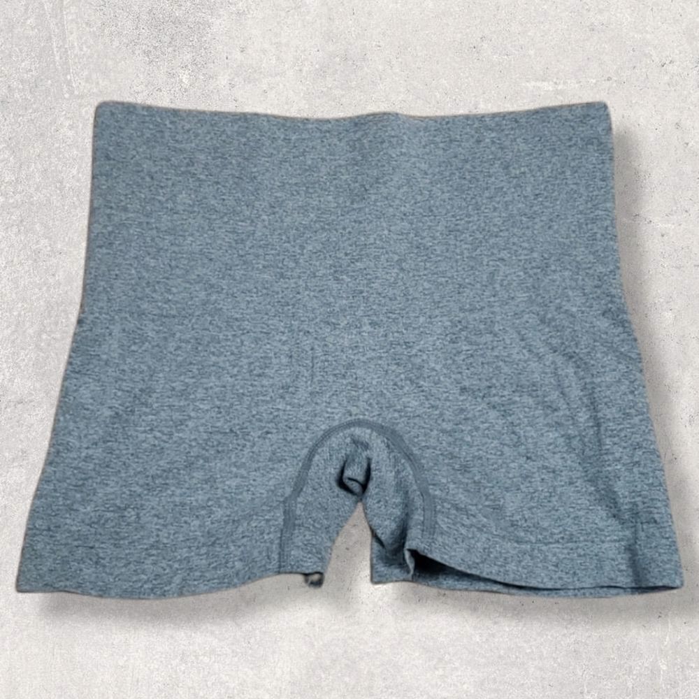 WARNER GRAY THIGH-SHAPING SHORTS, SIZE MEDIUM